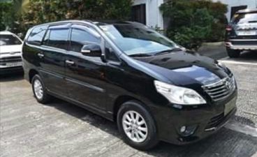 Black Toyota Innova 2012 for sale in Manual