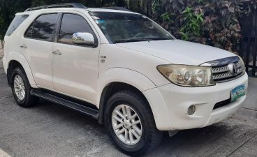 Selling White Toyota Fortuner 2018 in Manila