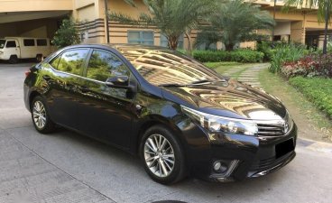 SellingBlack Toyota Corolla altis 2016 in Makati
