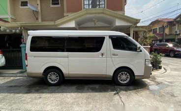 Sell White 2017 Toyota Hiace at 40000 km 