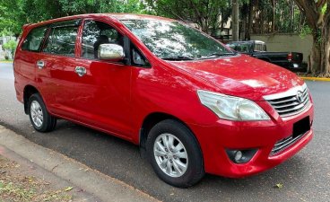 Red Toyota Innova 2012 for sale in Makati