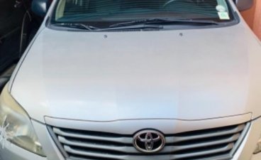 White Toyota Innova 2013 for sale in Manual