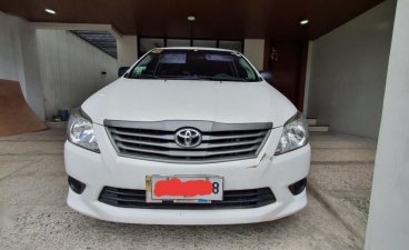 White Toyota Innova 2015 for sale in Manual