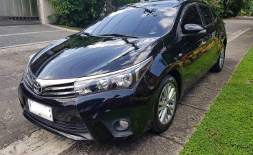 Selling Black Toyota Corolla altis 2015 in Quezon City