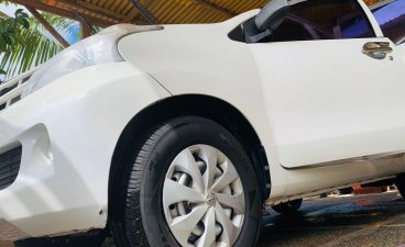 Selling White Toyota Avanza 2014 in Santa Rosa