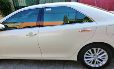 Sell Pearl White 2017 Toyota Camry in Bacoor