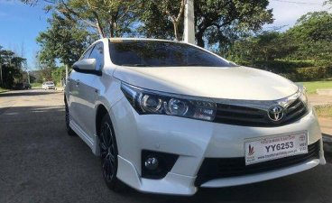 Sell White 2016 Toyota Corolla altis in Manila
