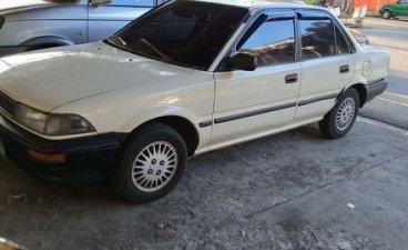 White Toyota Corolla 1990 for sale in Manual
