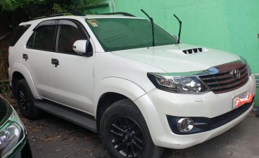 Pearl White Toyota Fortuner 2015 for sale in Quezon City