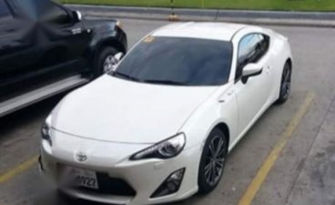 Sell White 2013 Toyota 86 in Manila