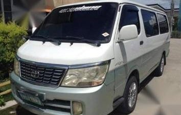 Selling White Toyota Hiace 2017 in Castillejos