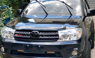 Selling Black Toyota Fortuner 2009 in Quezon
