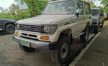 Selling White Toyota Land Cruiser 1991 in Manila
