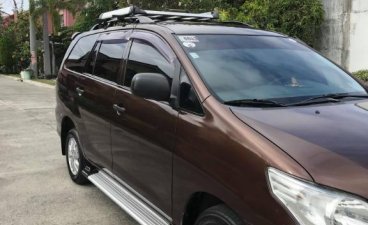 Selling Brown Toyota Innova 2014 in Binan