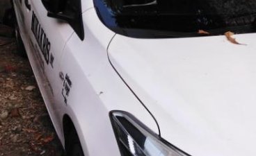 Selling White Toyota Vios in Manila