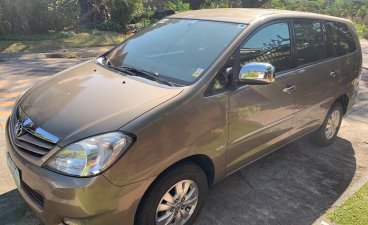 Sell Beige 2011 Toyota Innova in Muntinlupa City