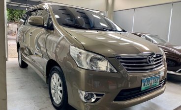 Selling Brown Toyota Innova in Manila