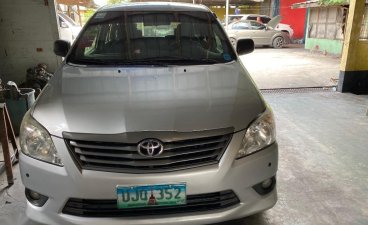 Silver Toyota Innova 2014 for sale in Angeles City