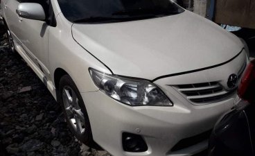 Selling White Toyota Corolla altis in Guiguinto