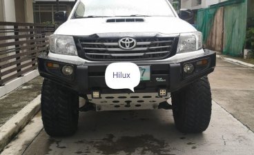 Selling White Toyota Hilux for sale in Manila