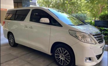 Sell White Toyota Alphard in Quezon City