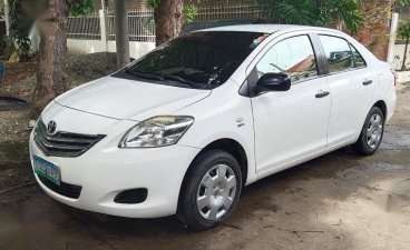 Selling White Toyota Vios in Manila