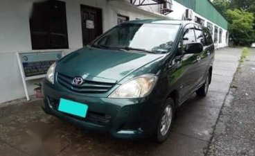 Selling Green Toyota Innova in Cainta