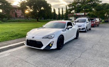 Sell Pearl White Toyota 86 in Bacoor