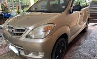 Sell Beige 2011 Toyota Avanza in Real