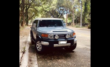 Selling White Toyota Fj Cruiser 2014 in Muntinlupa