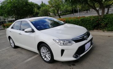 Sell Pearl White 2017 Toyota Camry in Bacoor