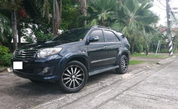 Selling Black Toyota Fortuner 2013 in Angeles City 