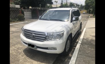 White Toyota Land Cruiser 2011 for sale in Mandaluyong