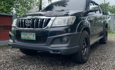Selling Black Toyota Hilux in Manila