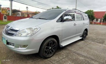 Selling Brightsilver Toyota Innova 2008 in San Pablo