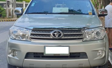 Selling Brightsilver Toyota Fortuner 2010 in Quezon
