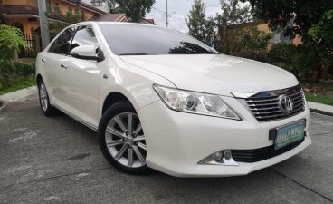 Selling White Toyota Camry 2012 in Manila