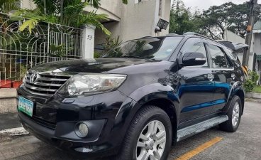Selling Black Toyota Fortuner 2012 in Quezon
