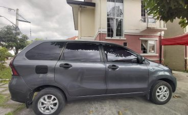 Selling Silver Toyota Avanza 2014 in Manila