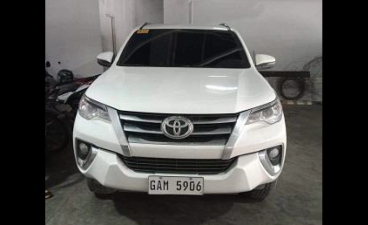 Selling White Toyota Fortuner 2019 in Caloocan