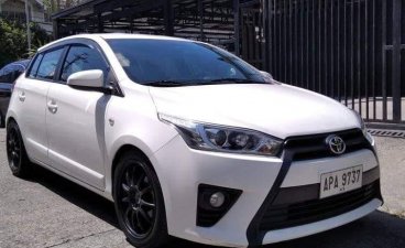  White Toyota Yaris 2015 