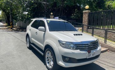 Selling Pearl White Toyota Fortuner 2014 in Makati