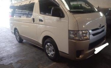 Sell White 2016 Toyota Hiace 