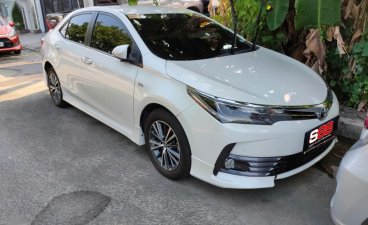 Pearl White Toyota Altis 2018