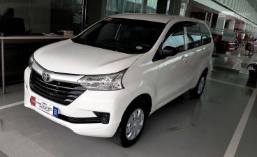 Selling White Toyota Avanza 2020 in Las Piñas
