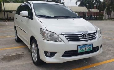 White Toyota Innova 2012 for sale in Pateros