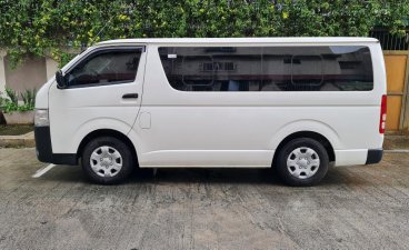 Selling White Toyota Hiace 2020 in Quezon