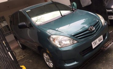 Green Toyota Innova 2011 for sale in Manual