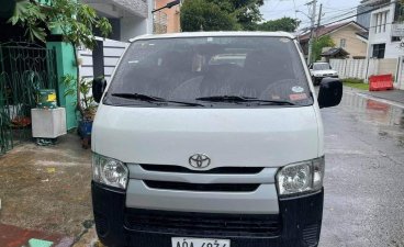 Sell Pearl White 2015 Toyota Hiace in Marikina