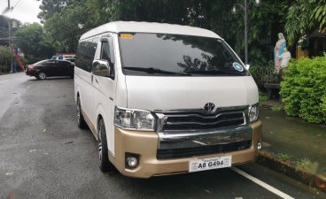 Selling Pearl White Toyota Hiace Super Grandia 2019 in Manila